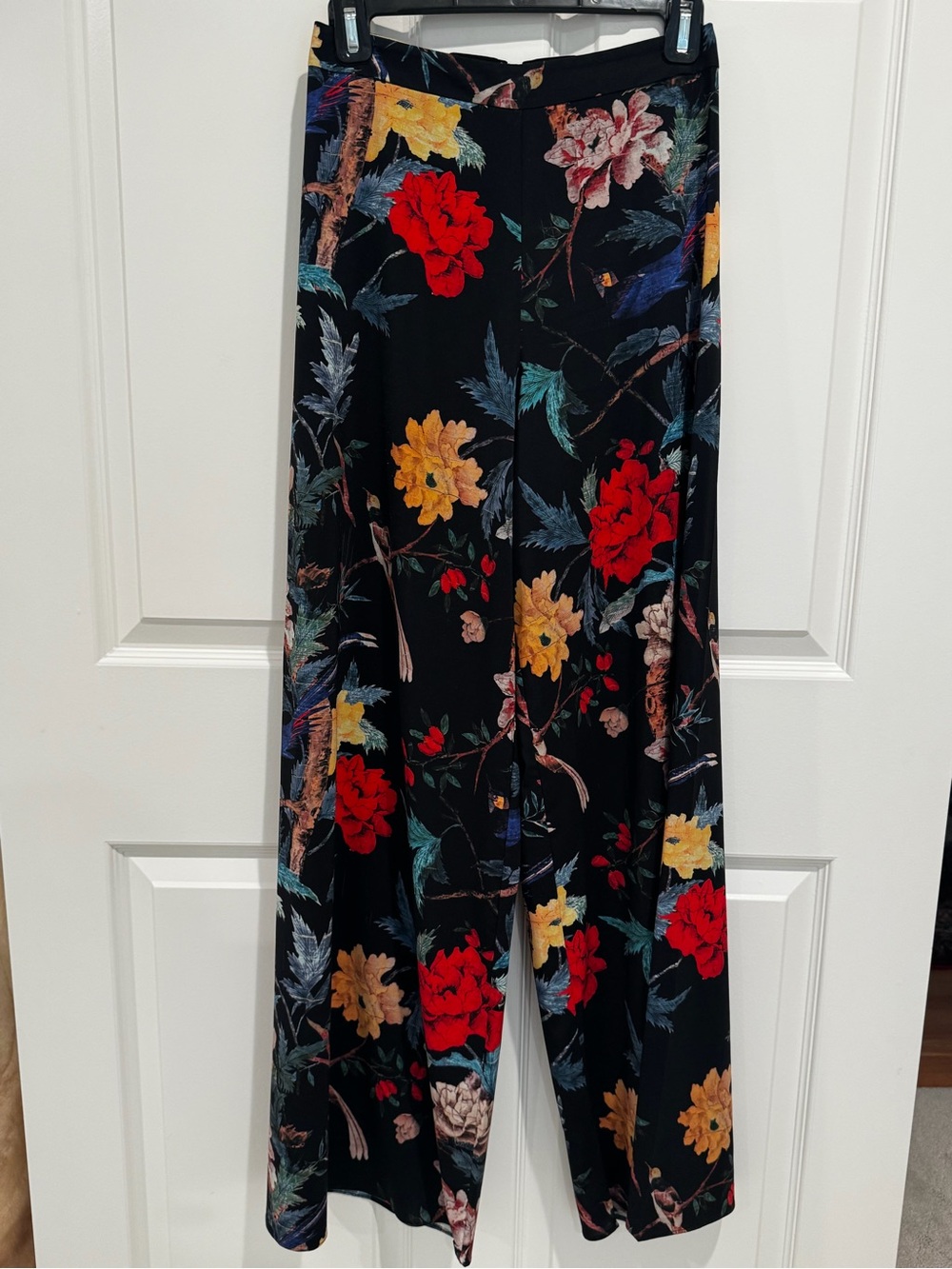 Alice & Olivia 2 Piece Floral Wide-Leg Outfit - Black with Red & Yellow Flowers - Picture 6 of 9